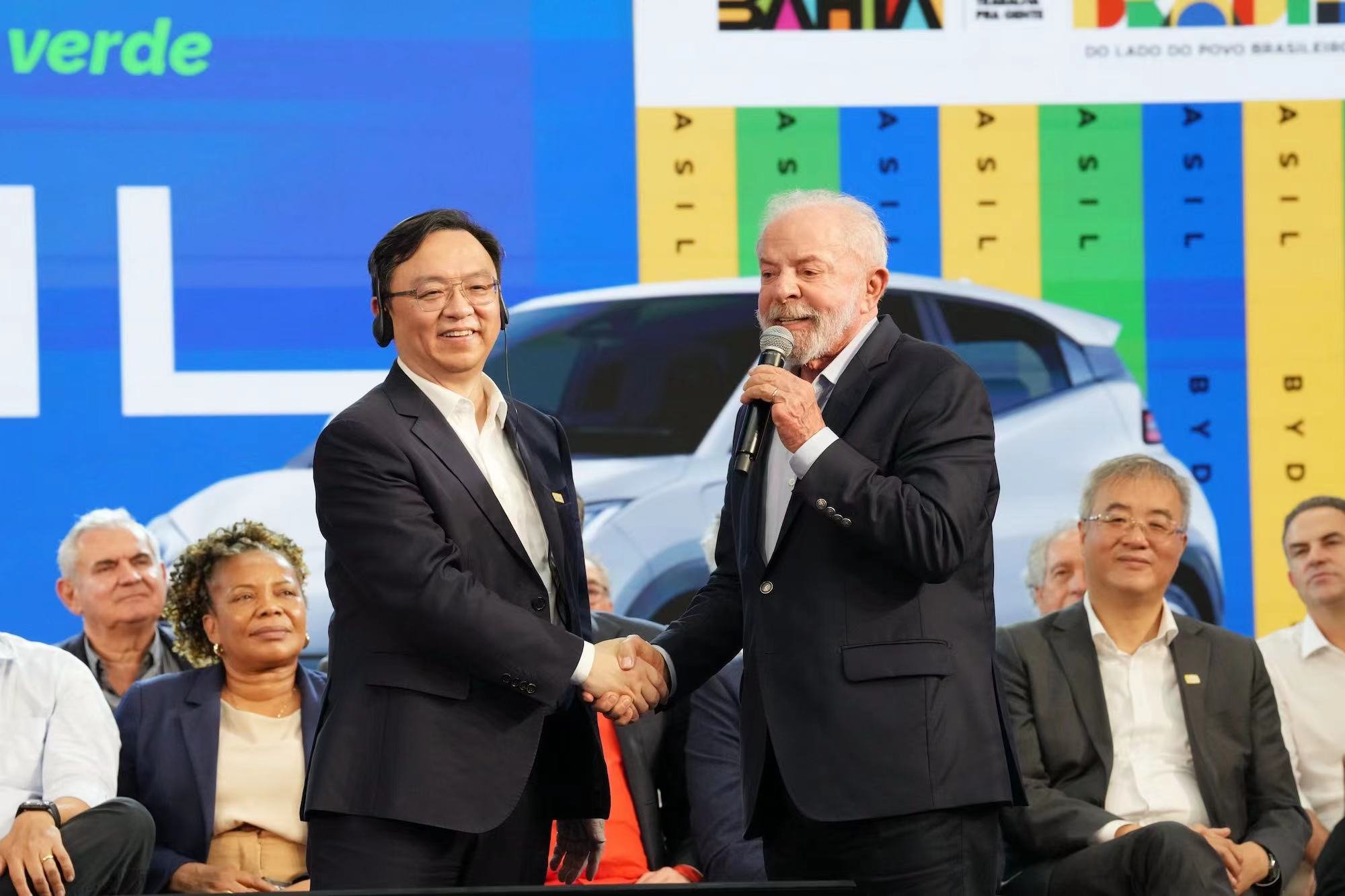 比亞迪第1400萬(wàn)輛新能源車(chē)在巴西工廠下線！車(chē)主為巴西總統(tǒng)盧拉