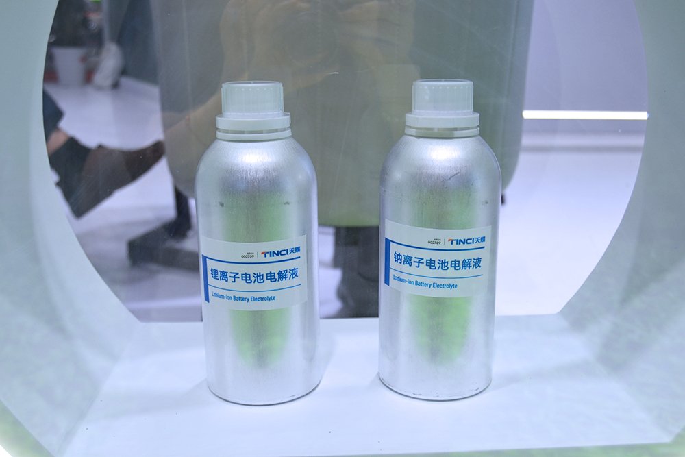 400億元！近160萬噸！天賜材料獲兩大電池頭部企業(yè)電解液大單