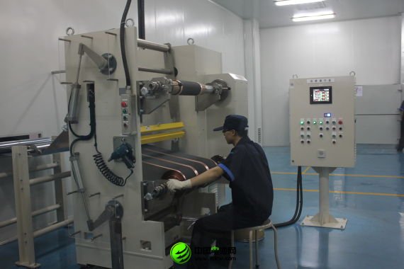 衡遠鋰電池工廠無塵車間內(nèi)景