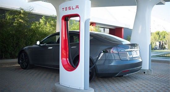 Tesla為何推90秒換電池技術(shù)？