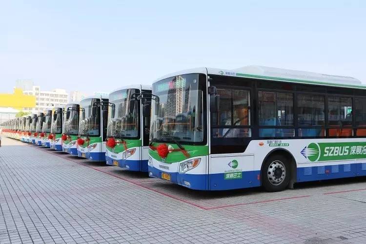 銀隆新能源純電動(dòng)客車為汕頭綠色城市建設(shè)添彩