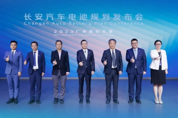 長(zhǎng)安汽車擬投入百億資金 2024年電池團(tuán)隊(duì)規(guī)模達(dá)3000人