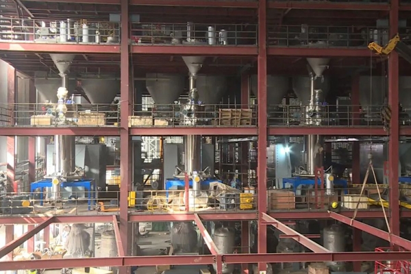 蜂巢能源百億級項目加速建設 10萬噸磷酸鐵鋰產(chǎn)線投產(chǎn)在即