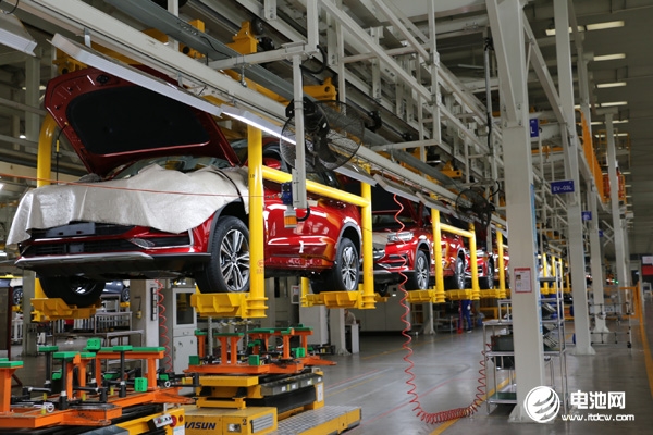 我國(guó)新能源汽車(chē)保有量達(dá)2041萬(wàn)輛 在汽車(chē)總量中占比超6%
