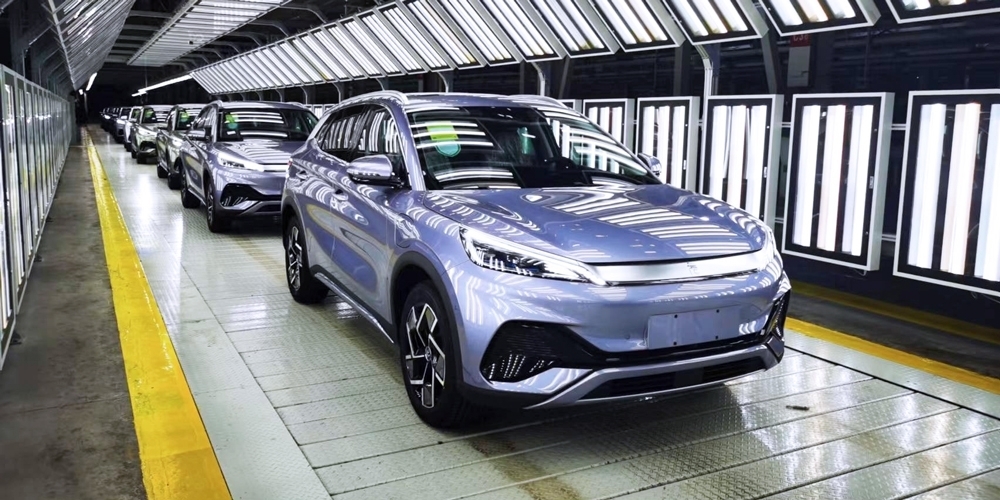 這一目標提前11年實現！數說新能源汽車這10年