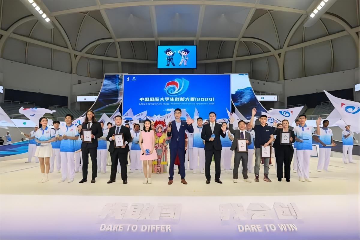 寧德時代過去十年內研發投入700億！曾毓群支招創新→