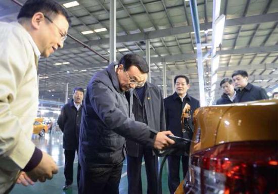李克強(qiáng)考察電動汽車研發(fā)：向污染宣戰(zhàn)！