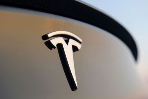 特斯拉發聲明：占寶生無償棄用“TESLA”標識