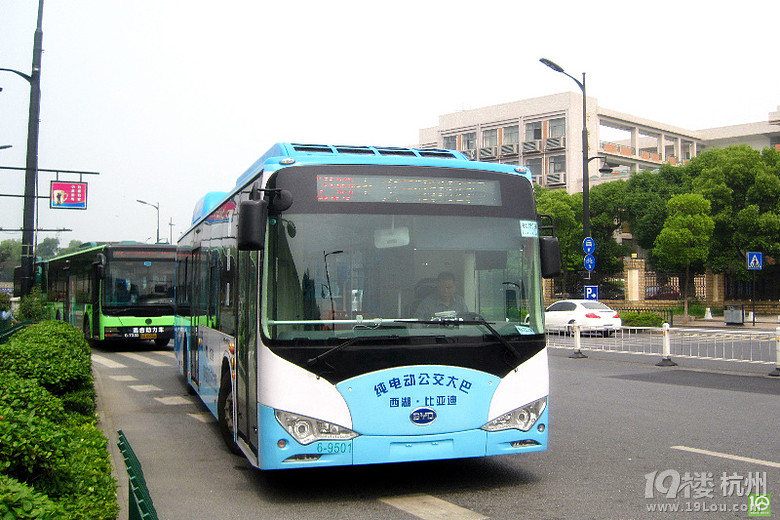 西湖·比亞迪純電動(dòng)公交大巴