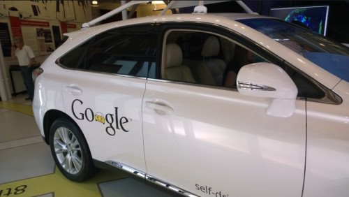 無人駕駛汽車：潘多拉魔盒還是阿拉丁神燈？