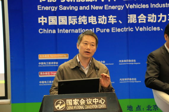 合肥經信委汽車處副處長 韓臨曦