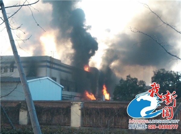 徐州宗申摩托車(chē)廠(chǎng)噴漆車(chē)間突發(fā)大火 大火燒了6小時(shí)