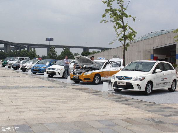江蘇新能源汽車(chē)現(xiàn)狀：以電動(dòng)大巴和充電樁為主