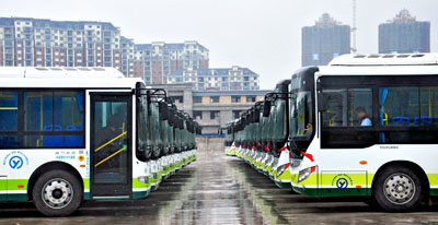 武漢新能源公交車將達100臺 530路外環集體換車