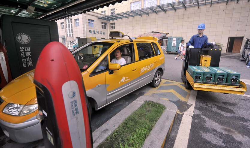國際電動車業專家看好中國市場 規?；匐姵貎r格降低