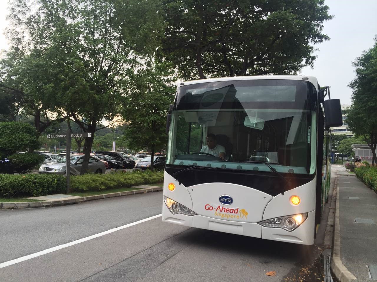 新加坡向比亞迪引入全國(guó)首輛純電動(dòng)公交巴士