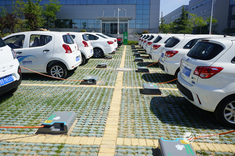 2016年汽車業跨界造車成風 新能源車2018年將迎來爆發元年