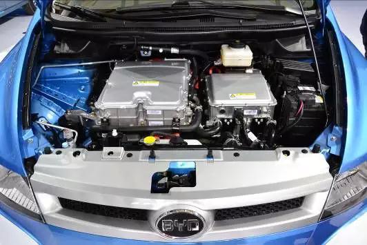新能源汽車動(dòng)力電池各有門道 特斯拉僅靠“5號(hào)電池”