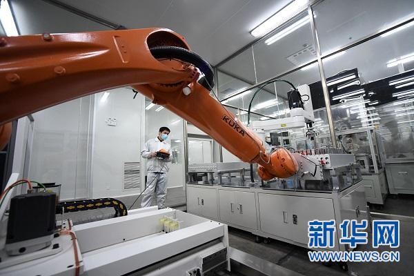 贛鋒鋰業布局鋰電池 投資6億動力電池全自動化生產線試產