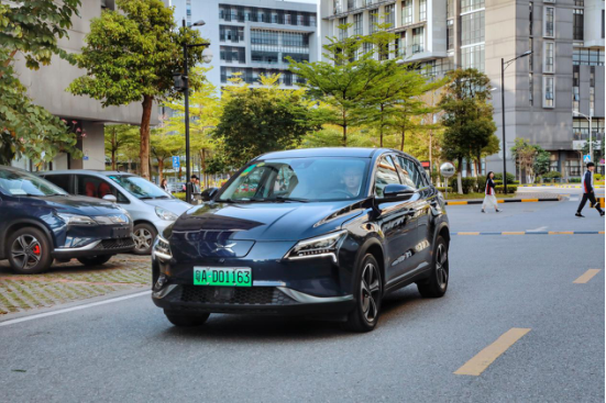 小鵬汽車第一張新能源車專用號(hào)牌誕生 今年將面向市場量產(chǎn)G3