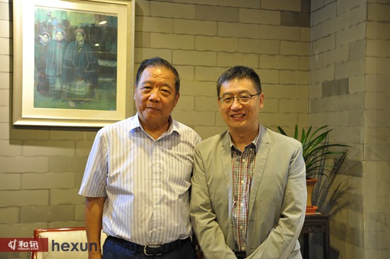 中國汽車工程學(xué)會理事長付于武（左）