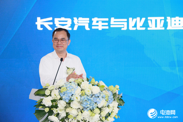 從動(dòng)力電池到智能出行 比亞迪與長(zhǎng)安汽車展開全面戰(zhàn)略合作