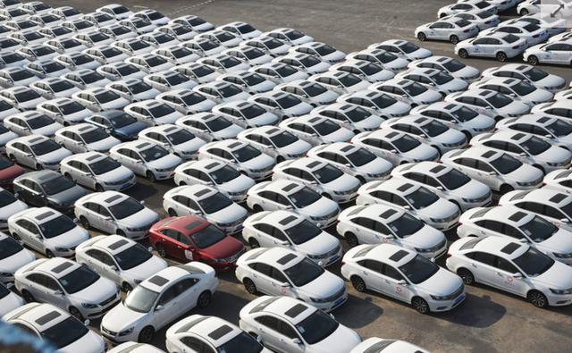 南京近千輛租賃車空置，滴滴、美團(tuán)現(xiàn)身“網(wǎng)約車墳場(chǎng)”