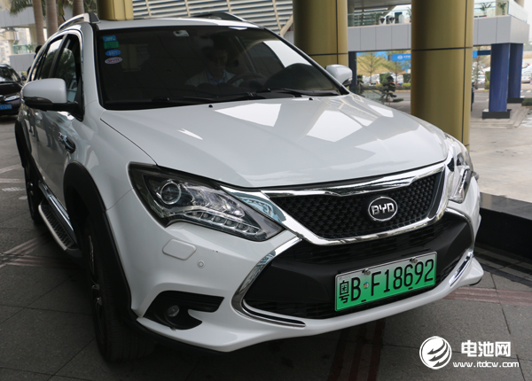 28年來車市首現(xiàn)負(fù)增長 新能源汽車發(fā)展是方向