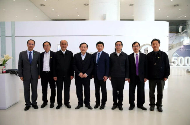 全國(guó)政協(xié)副主席萬(wàn)鋼一行蒞臨長(zhǎng)城汽車考察調(diào)研