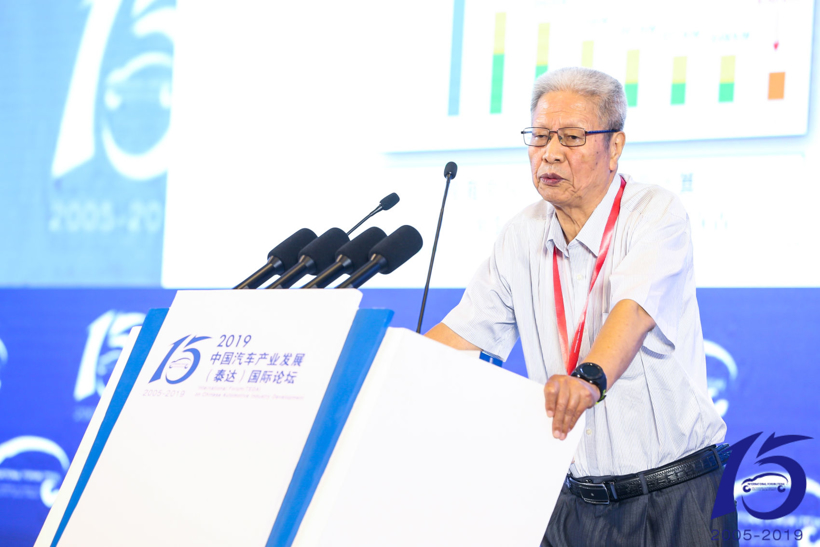 政策，電池，氫燃料電池,純電動汽車,新能源技術路線,磷酸鐵鋰電池,三元鋰電池