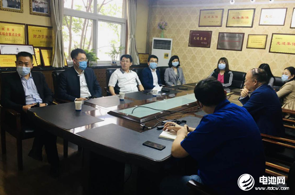 中國電池新能源產(chǎn)業(yè)鏈調(diào)研團一行與航天華陽相關(guān)領(lǐng)導(dǎo)交流、座談