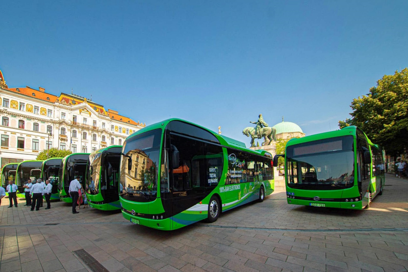 比亞迪純電動(dòng)大巴車(chē)隊(duì)交付匈牙利佩奇市