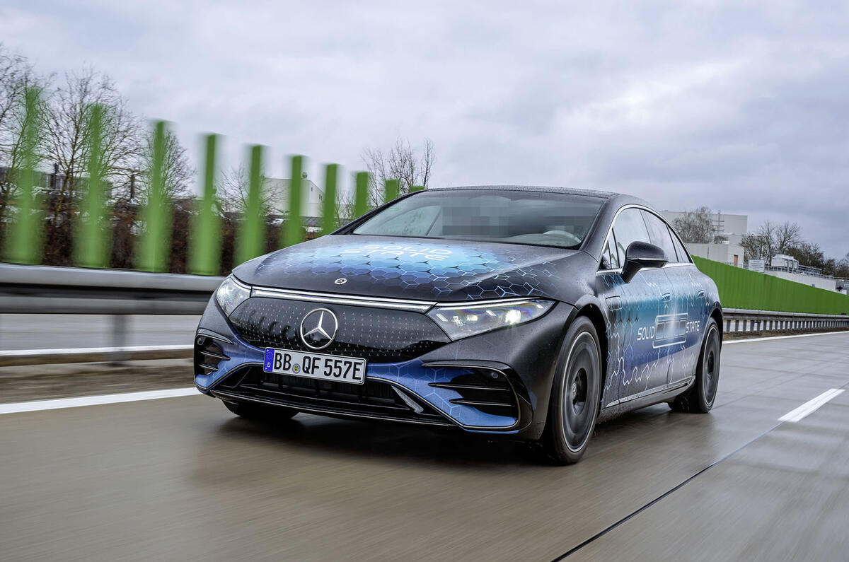 奔馳三季度純電動(dòng)汽車銷量環(huán)增22%，固態(tài)電池突破1200公里續(xù)航！