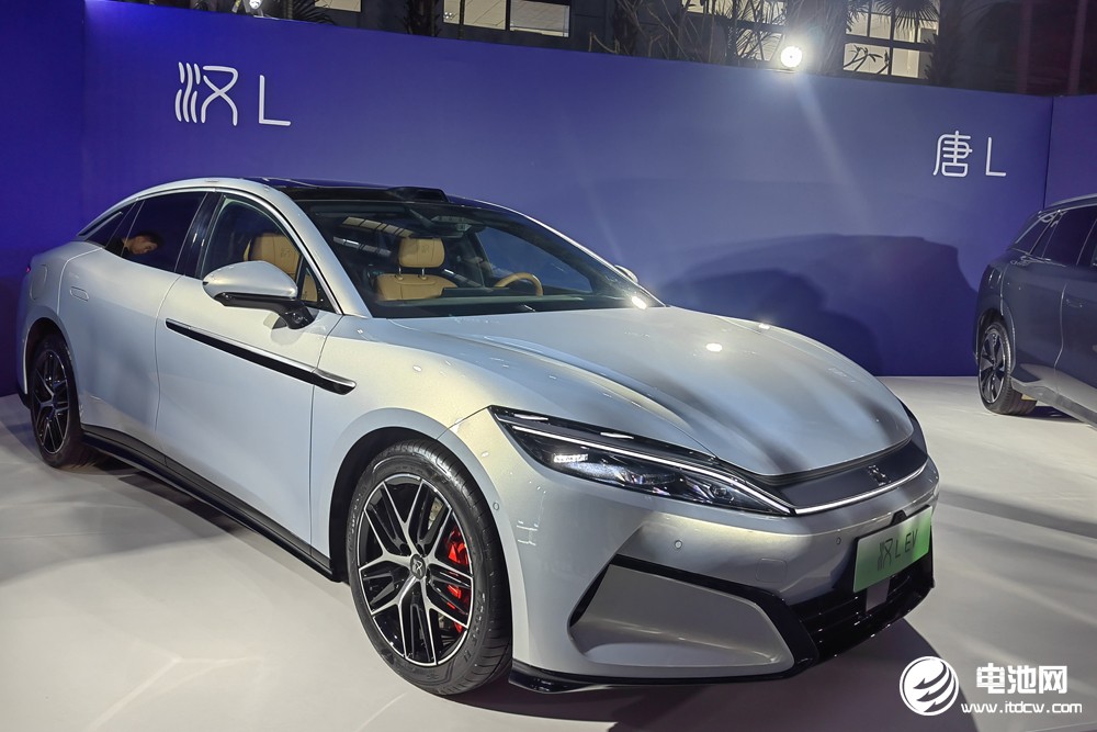 讓充電邁入“兆瓦時代”，比亞迪改寫新能源發展史？