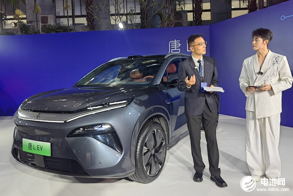 讓充電邁入“兆瓦時代”，比亞迪改寫新能源發展史？
