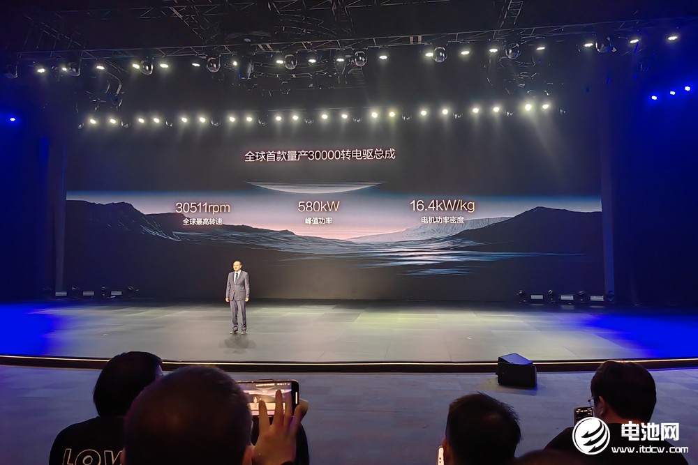 讓充電邁入“兆瓦時代”，比亞迪改寫新能源發展史？